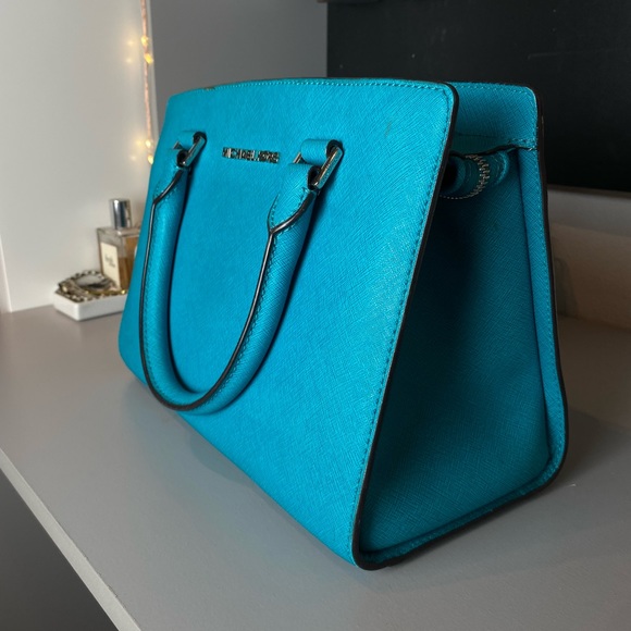 Michael Kors Crossbody Purse - Picture 2 of 15